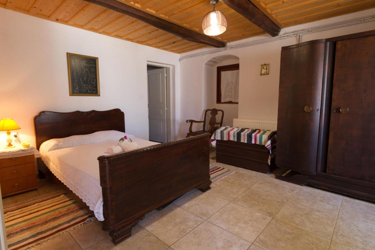 Villa The Old House - Wood & Stone à Evretí Extérieur photo